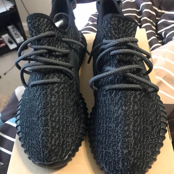 Yeezy Boost 350 Pirate Black sz 10 - Picture 2 of 7